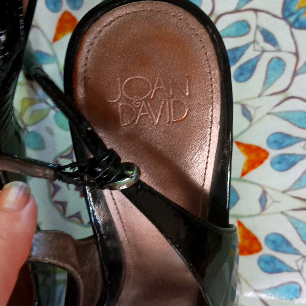 Joan & David Womans Black Vintage Heels